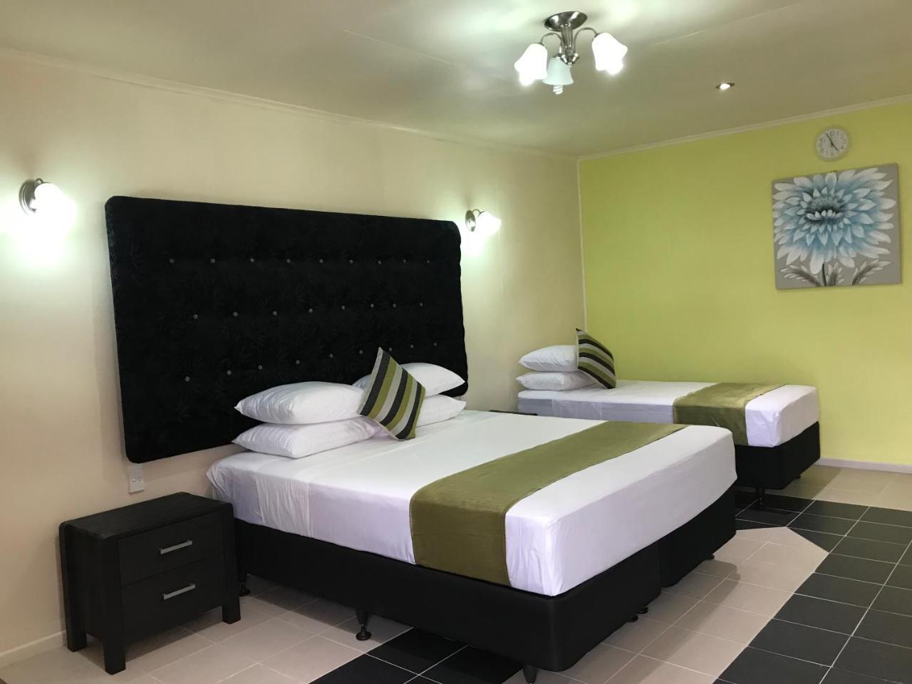 Moatoga Hotel Апіа Екстер'єр фото