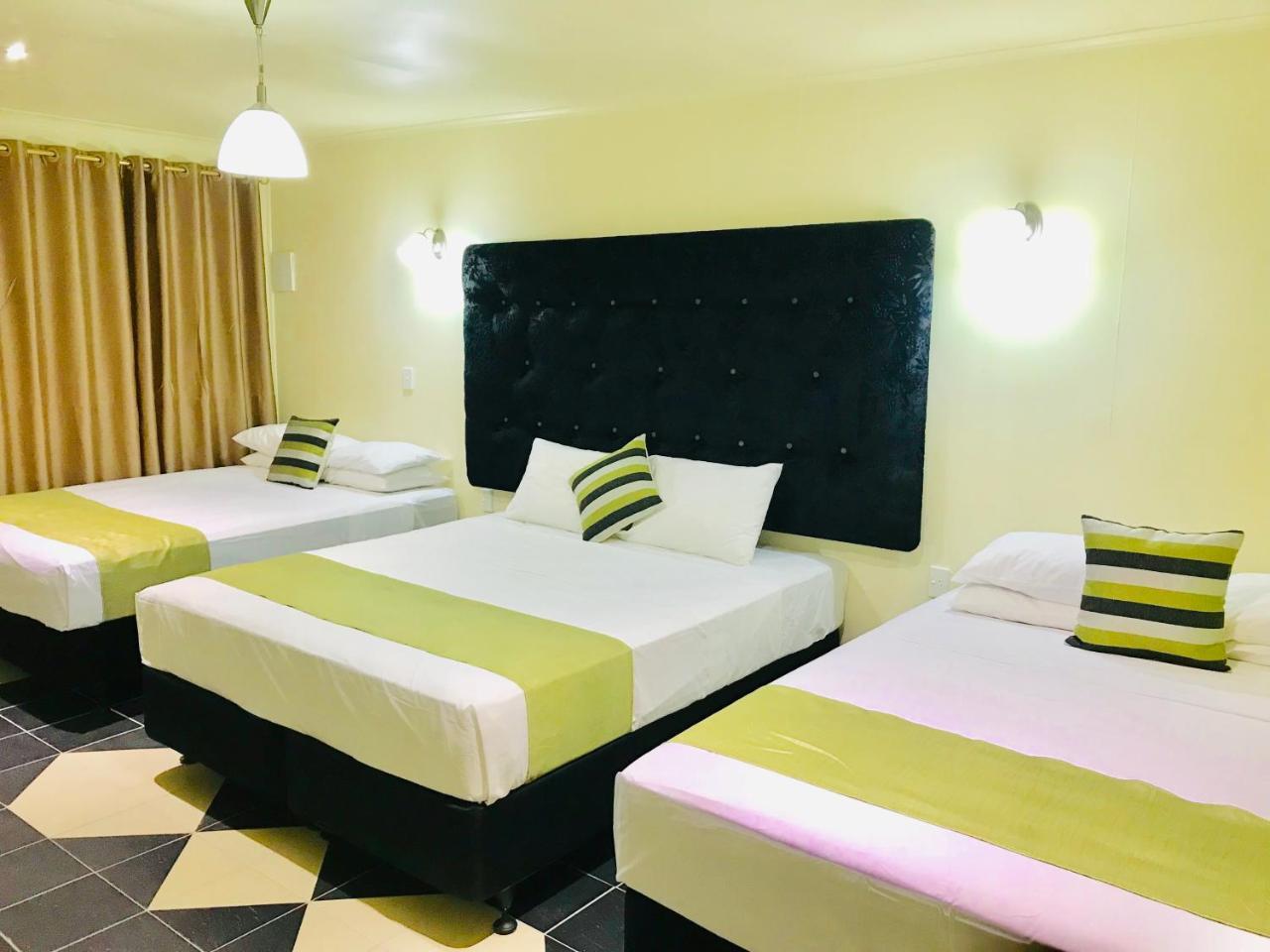 Moatoga Hotel Апіа Екстер'єр фото